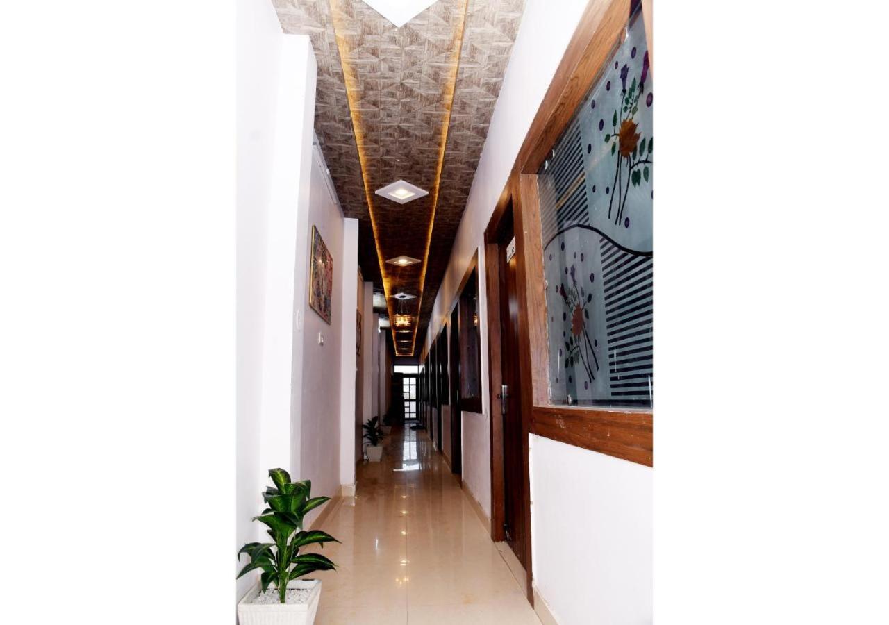Tirupati Balaji Inn Bageshwar Dham Basari Екстер'єр фото