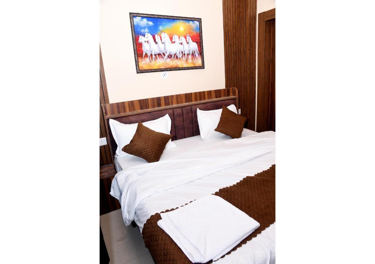 Tirupati Balaji Inn Bageshwar Dham Basari Екстер'єр фото