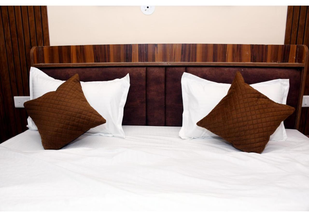 Tirupati Balaji Inn Bageshwar Dham Basari Екстер'єр фото