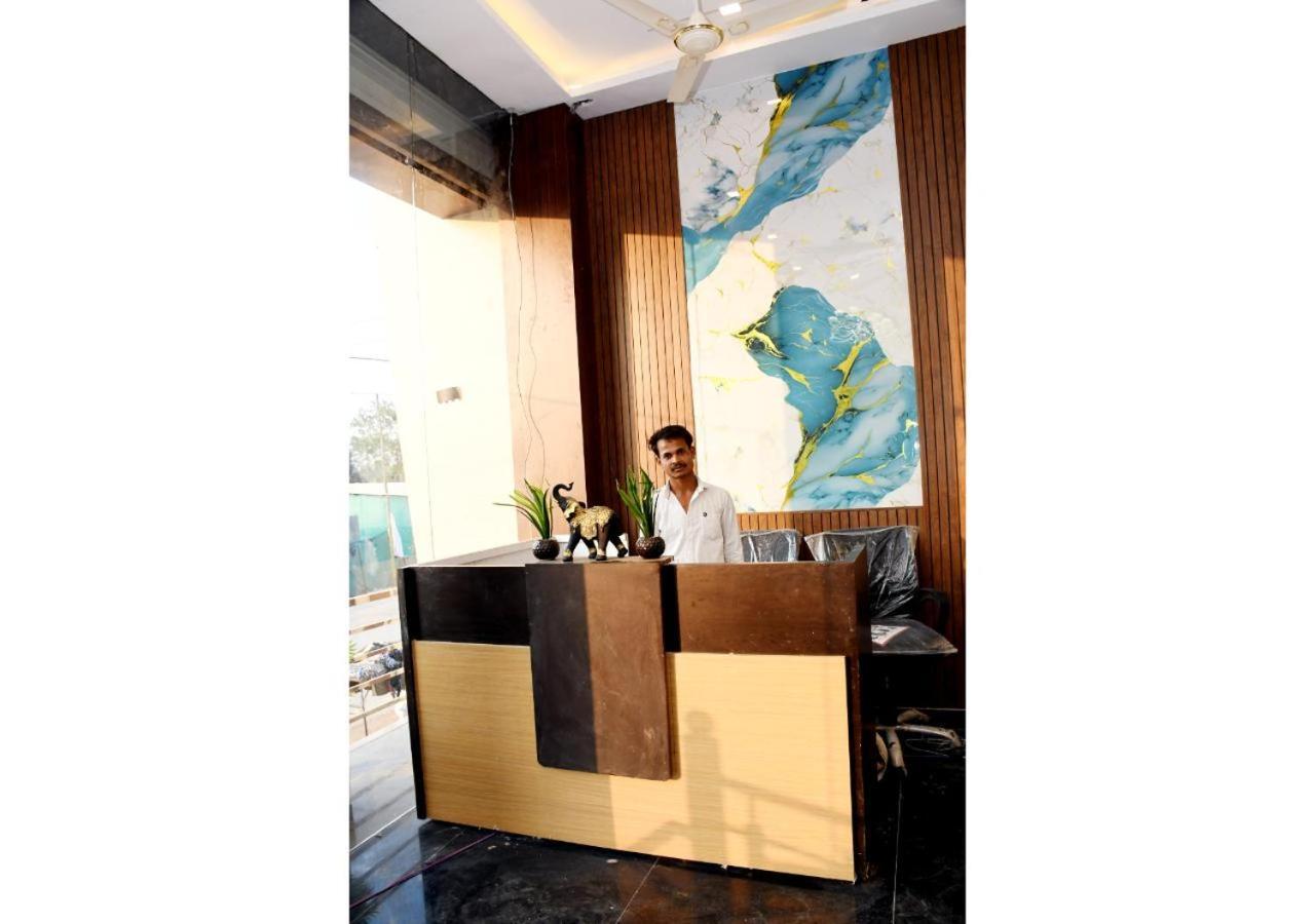 Tirupati Balaji Inn Bageshwar Dham Basari Екстер'єр фото