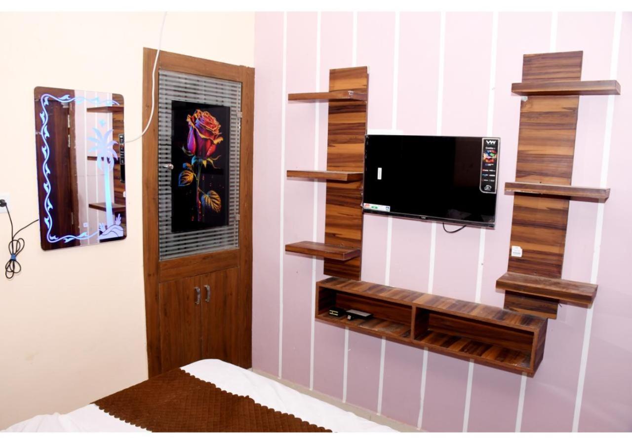 Tirupati Balaji Inn Bageshwar Dham Basari Екстер'єр фото