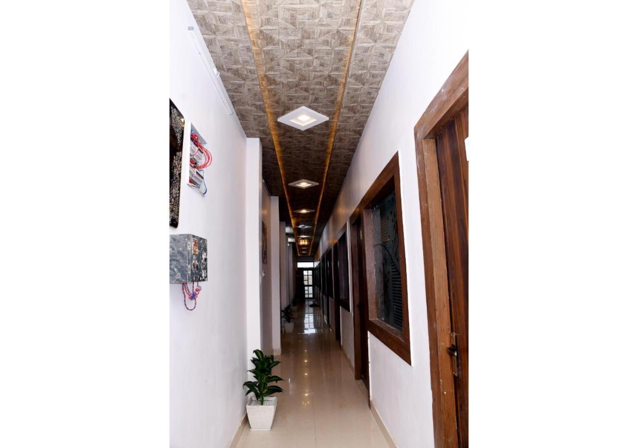 Tirupati Balaji Inn Bageshwar Dham Basari Екстер'єр фото