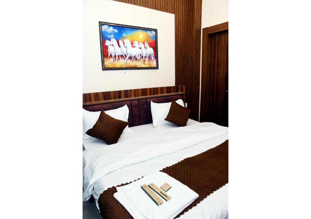 Tirupati Balaji Inn Bageshwar Dham Basari Екстер'єр фото