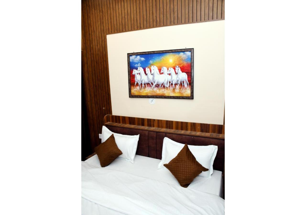 Tirupati Balaji Inn Bageshwar Dham Basari Екстер'єр фото