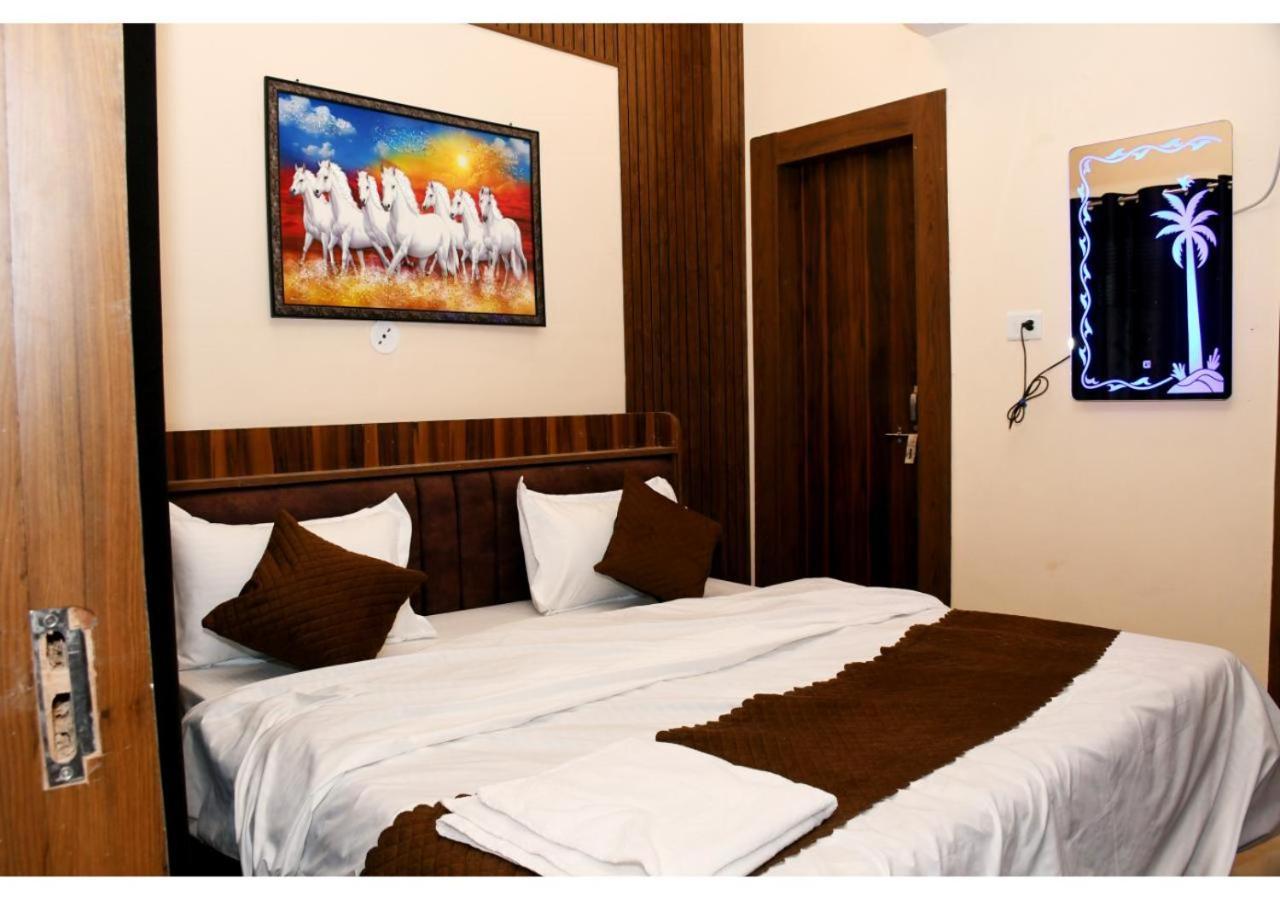 Tirupati Balaji Inn Bageshwar Dham Basari Екстер'єр фото