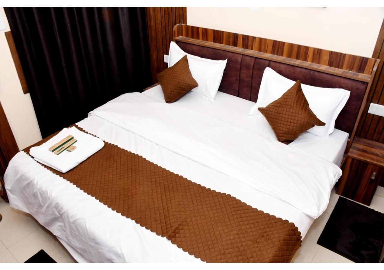 Tirupati Balaji Inn Bageshwar Dham Basari Екстер'єр фото